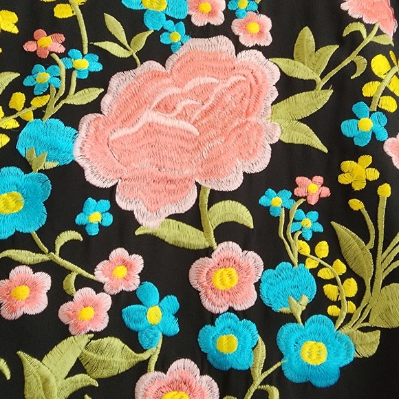 Forever 21 Black Embroidered Floral Kimono Large - Picture 8 of 8